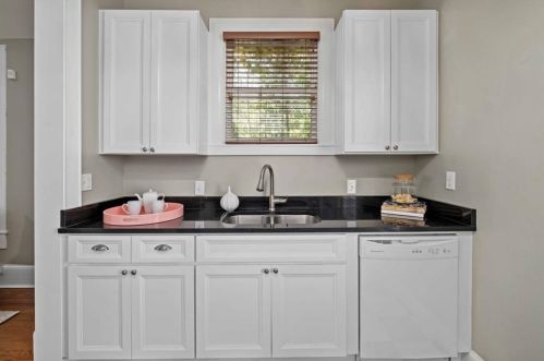 1901 David St, Austin TX 78705-4666 exterior