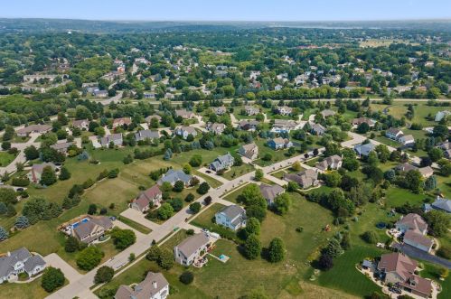 108 Long Mdw Dr, Chenequa WI 53029-2904 exterior