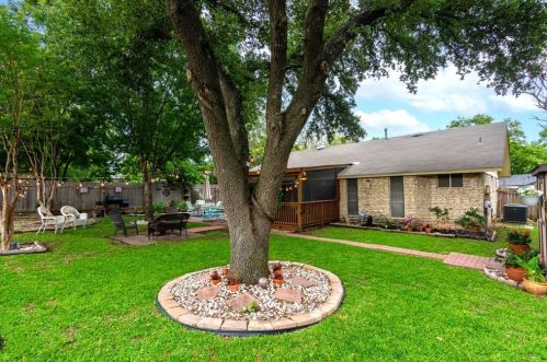 9806 Cottle Dr, Austin TX 78753-4305 exterior