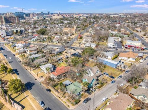 1504 11th St, Austin TX 78702-1909 exterior