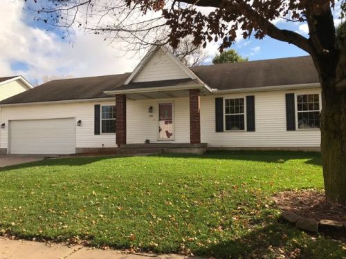 335 Parkview Dr, Maysville, IA 52773-8507