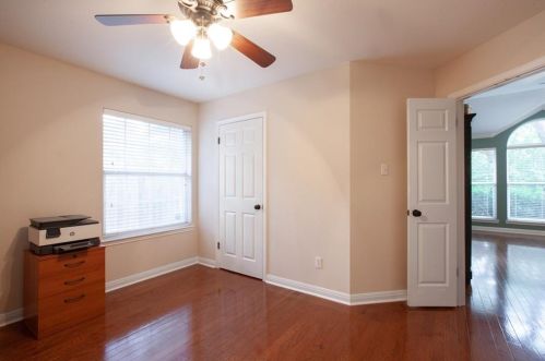 6404 Clairmont Dr, Austin TX 78749-3438 exterior