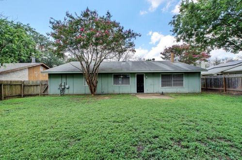 11203 Bending Bough Trl, Austin TX  78758-4212 exterior