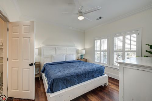 1000 Carolina Blvd, Isle Of Palms SC  29451-2242 exterior