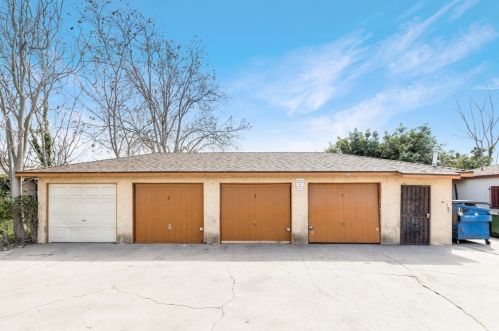 432 Palm St, Compton, CA 90220-3043