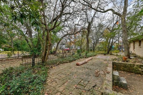 1301 Elton Ln, Austin TX 78703-2919 exterior