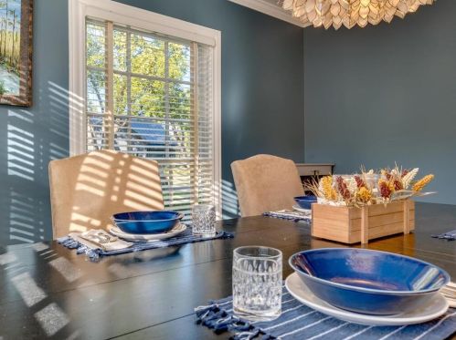 1703 31 St, Austin TX 78705-2148 exterior