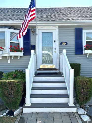 30 Townsend St, Winthrop MA 02152-1425 exterior