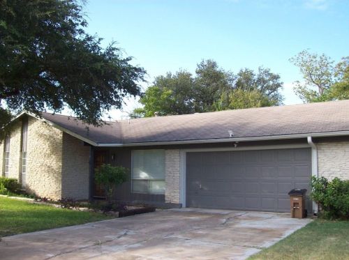 5504 Chadwyck Dr, Austin TX  78723-5414 exterior