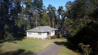 714 Lakeshore Dr, Graball, AL 36310-6860