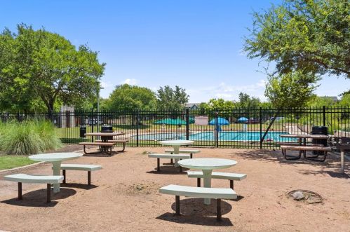 4300 Berkman Dr, Austin TX  78723-4564 exterior