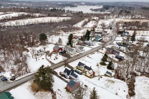 10 Singletary Ave, Sutton MA 01590-1842 exterior