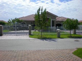 13138 189th St, Miami FL  33177-3742 exterior