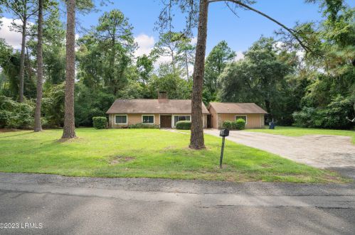 5910 Pleasant Farm Dr, Beaufort, SC 29906-9422