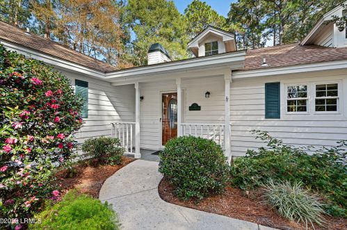 34 Thomas Sumter St, Beaufort, SC 29907-1909