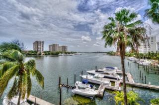 1638 Bayshore Ct, Miami FL  33133-4062 exterior