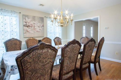 39 Charing Rd, Wapping CT  06074-2228 exterior