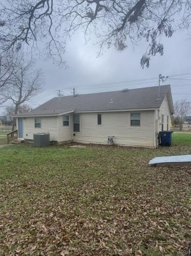 8208 Burleson Rd, Austin TX  78744-4132 exterior