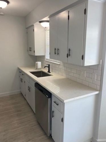 1102 Dunstan Dr, Austin TX  78745-3769 exterior