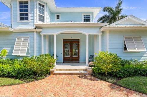 336 5th St, Naples, FL 34117-2107