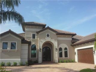 6564 Costa Cir, Naples, FL 34113-1702