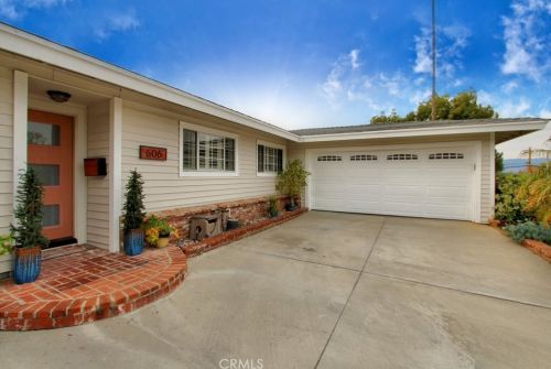 606 Iris St, Redlands CA  92373-5619 exterior