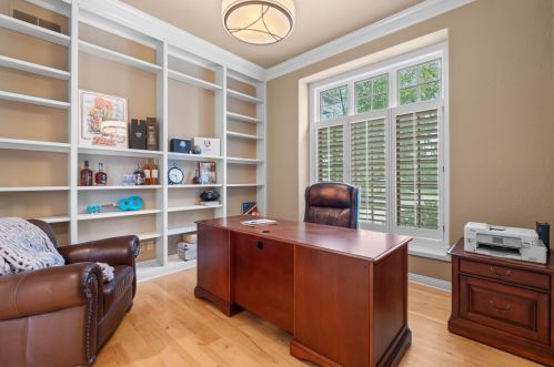 1704 Cedar Bnd, Chenequa WI 53029-8665 exterior