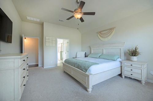 676 Catalina Ln, Austin TX 78737-4715 exterior