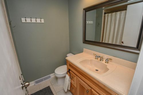 514 Buckingham Way, Chenequa WI 53029-2544 exterior