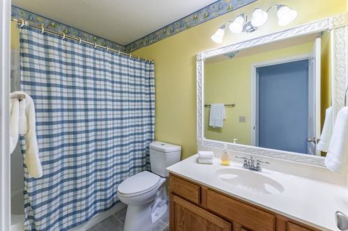 1221 Briargate Dr, Austin TX 78753-2050 exterior