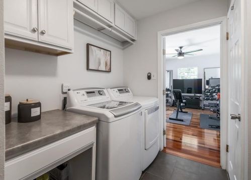 7105 Fence Line Dr, Austin TX 78749-2312 exterior