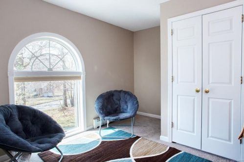 39 Charing Rd, Wapping CT  06074-2228 exterior