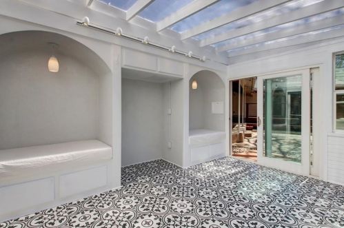 1403 Crestwood Rd, Austin TX 78722-1114 exterior