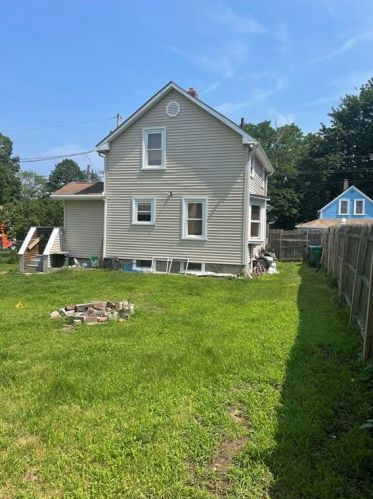 35 Troy Ave, Warwick, RI 02889-2826