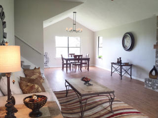 905 Texas Trl, Austin, TX 78737-9679