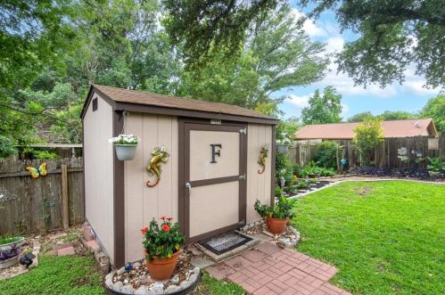 9806 Cottle Dr, Austin TX 78753-4305 exterior