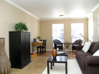 1114 Camino La Costa, Austin TX  78752-3334 exterior