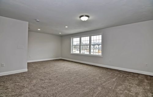 77 Ariel Cir, Sutton MA 01590-4825 exterior