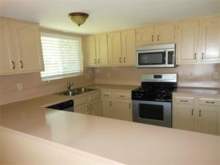 11401 Blackmoor Dr, Austin TX  78759-4483 exterior