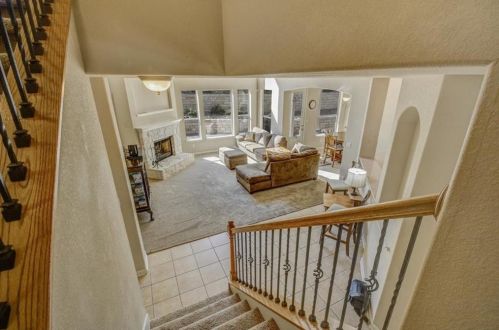 7615 Crackling Crk Dr, Austin TX 78736-3308 exterior