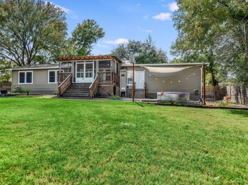 6207 Betty Cook Dr, Austin TX 78723-3313 exterior