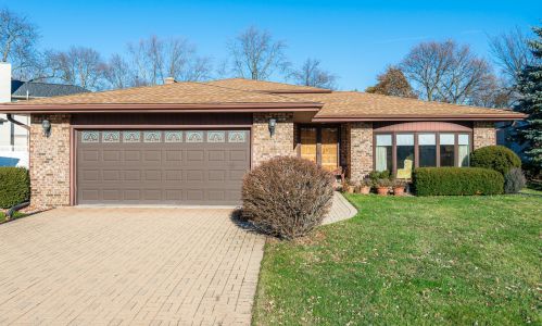 6839 Concord Ln, Niles, IL 60714-4431