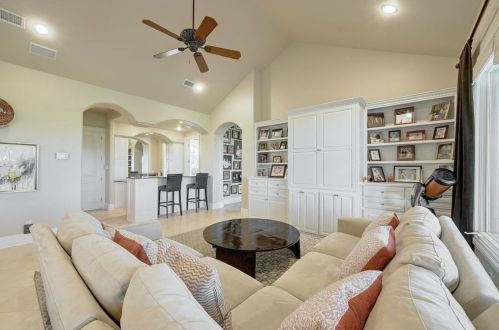 2004 Canonero Dr, Austin TX 78746-2125 exterior