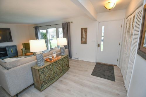 514 Buckingham Way, Chenequa WI 53029-2544 exterior