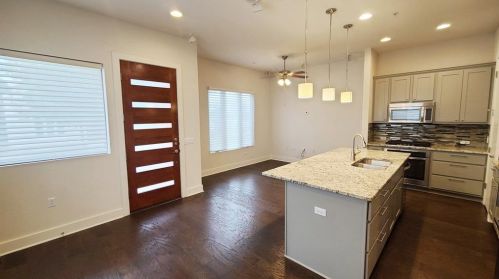 4724 Berkman Dr, Austin TX  78723 exterior