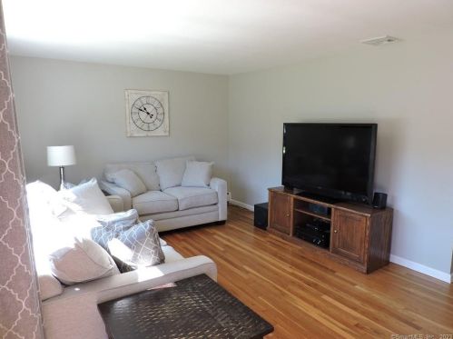 303 Hilton Dr, Wapping CT 06074-3418 exterior