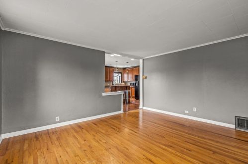 335 Hl St, Chenequa WI 53029-1906 exterior