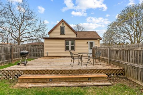 335 Hl St, Chenequa WI 53029-1906 exterior