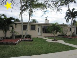 9480 Thanksgiving Dr, Miami FL  33157-8747 exterior