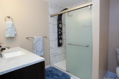 39 Charing Rd, Wapping CT  06074-2228 exterior